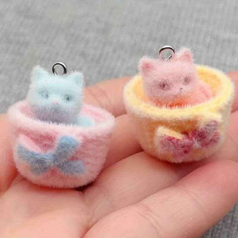Resin Art Handmade - 4 colgantes de gato de resina