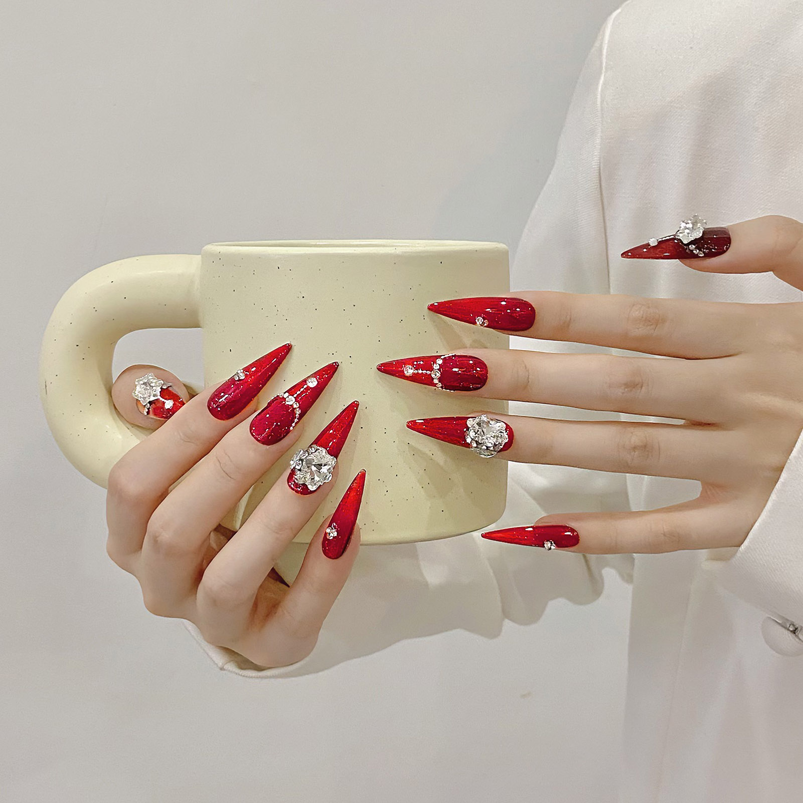 10 Uds. De uñas postizas rojas - Resin Art Flower reseña y precio